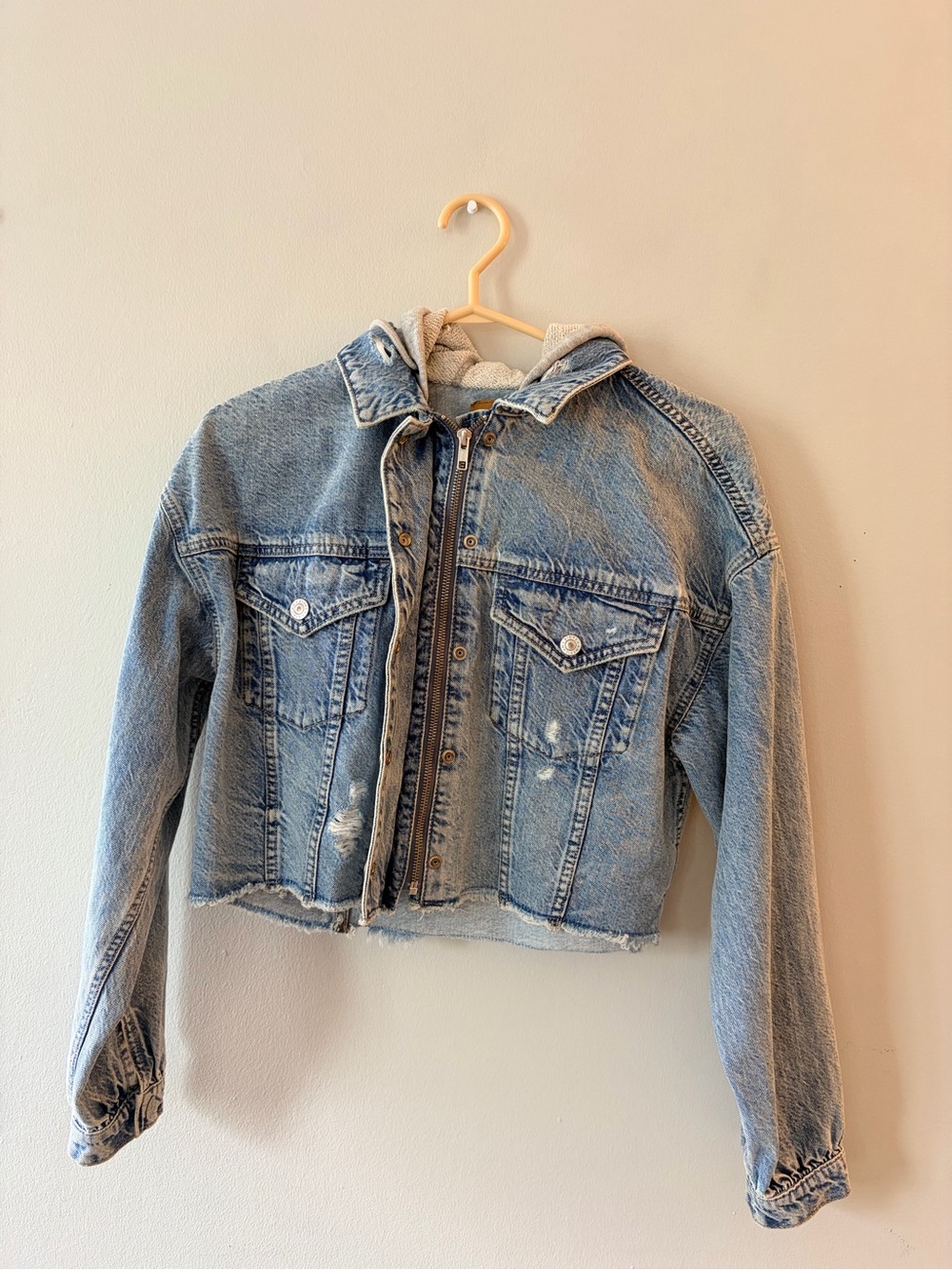 American Eagle Outfitters Light Blue Cropped Denim Jacket with Hood